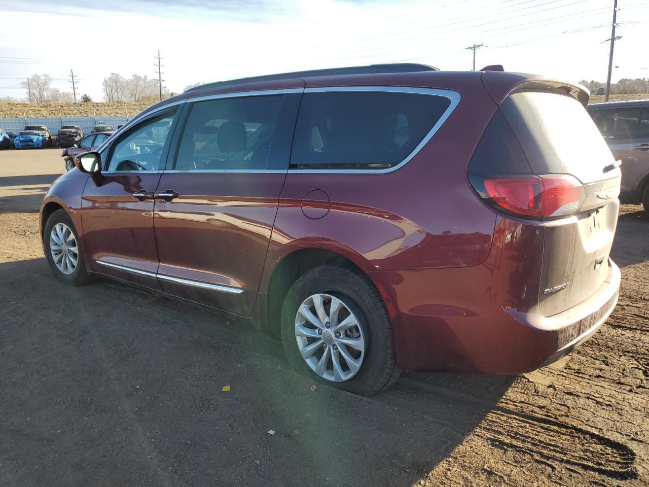 2017 Chrysler Pacifica - Image 2