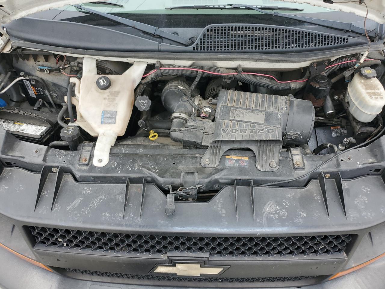 2011 Chevrolet Express - Image 12