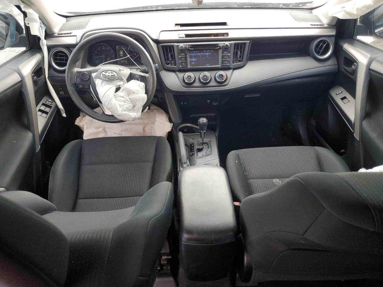 2017 Toyota RAV 4 - Image 8