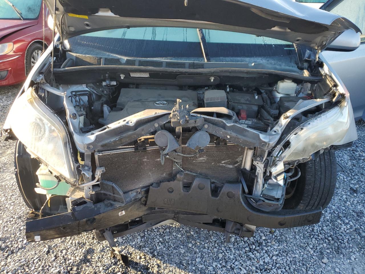 2011 Toyota Sienna - Image 12