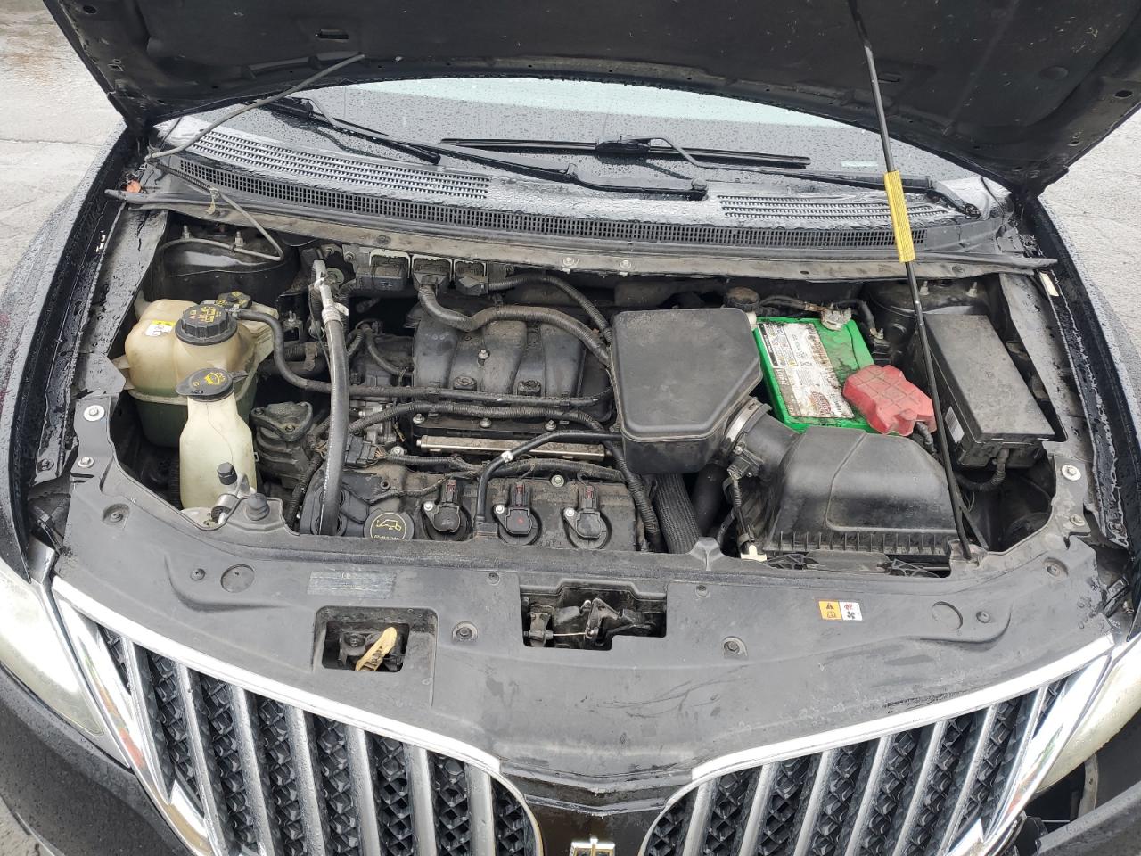 2011 Lincoln MKX - Image 12