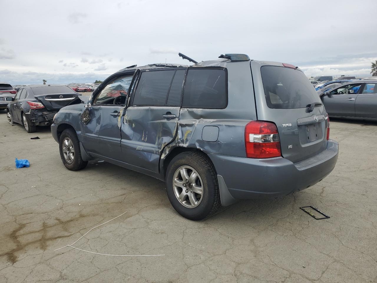 2005 Toyota Highlander - Image 2