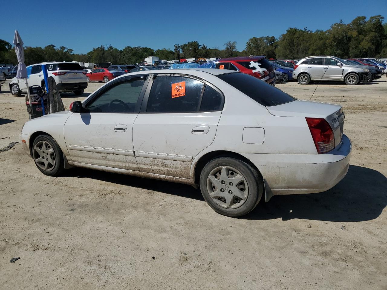 2004 Hyundai Elantra - Image 2