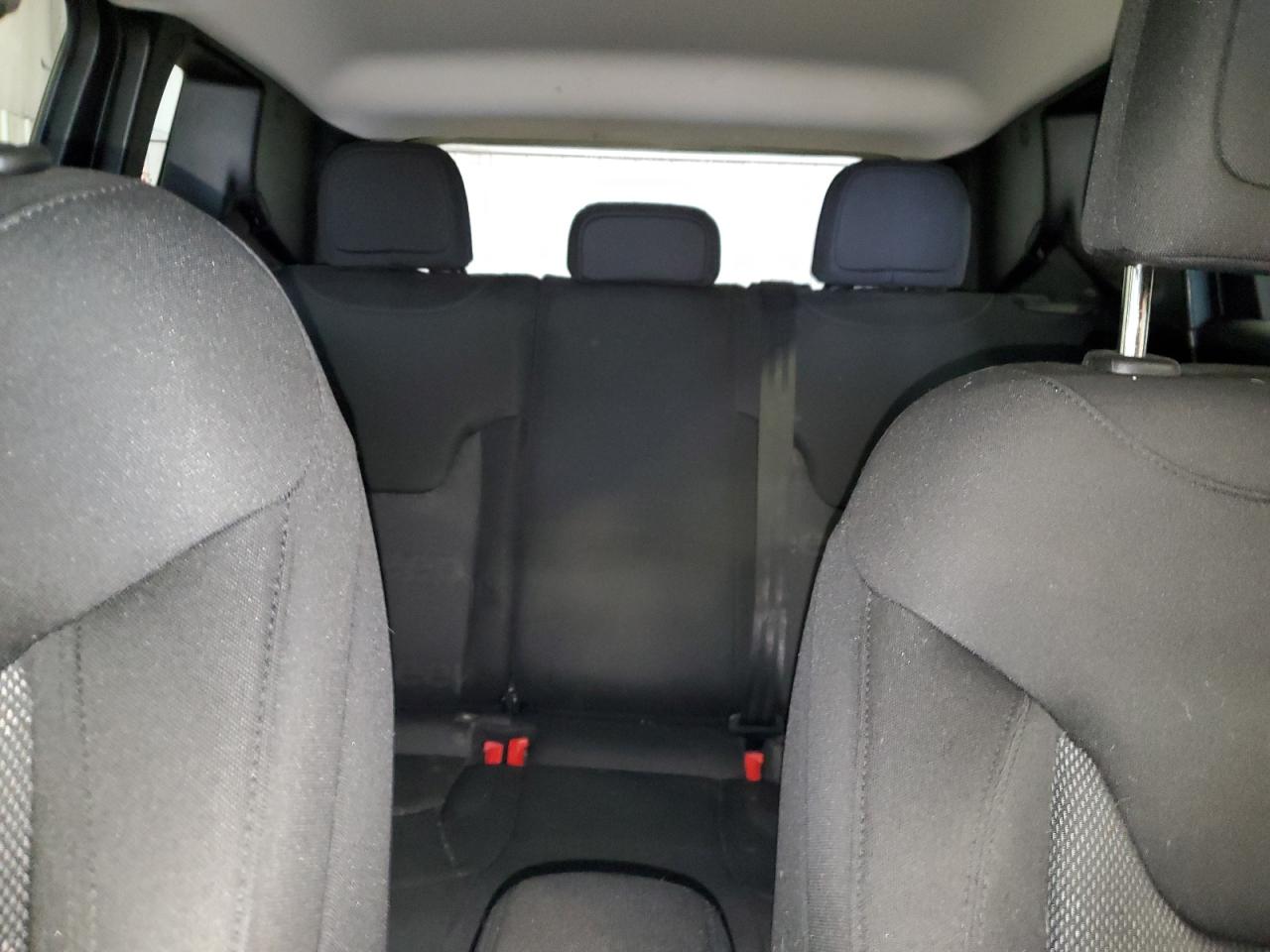 2017 Jeep Renegade - Image 10