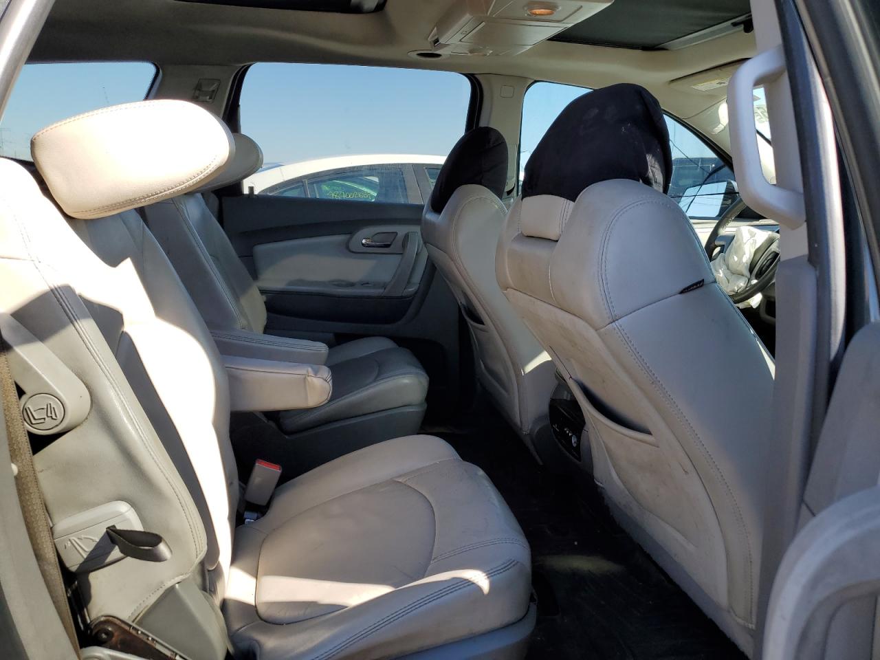 2011 Chevrolet Traverse - Image 11