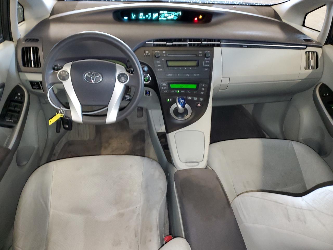 2010 Toyota Prius - Image 8
