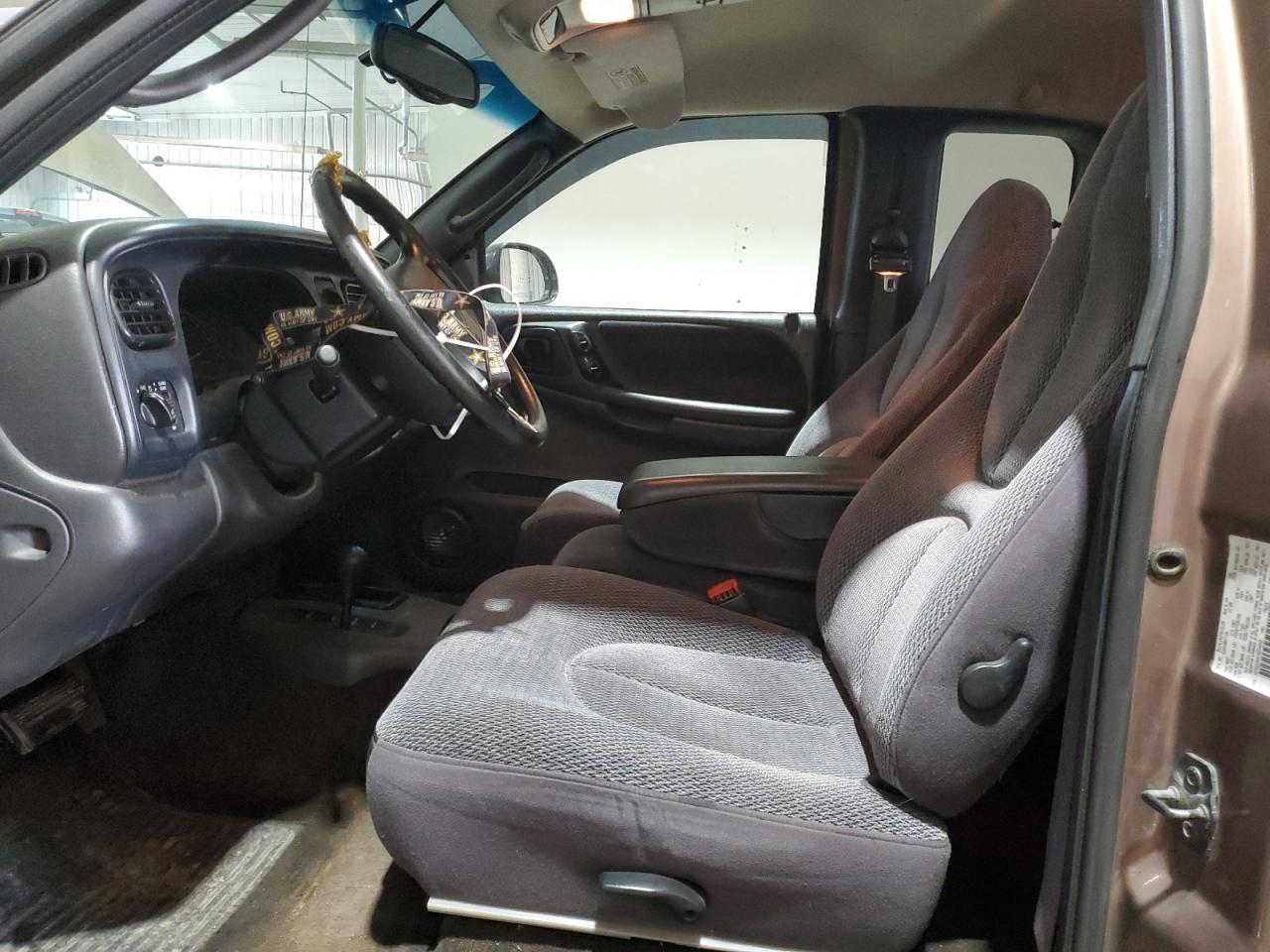 2000 Dodge Dakota - Image 7