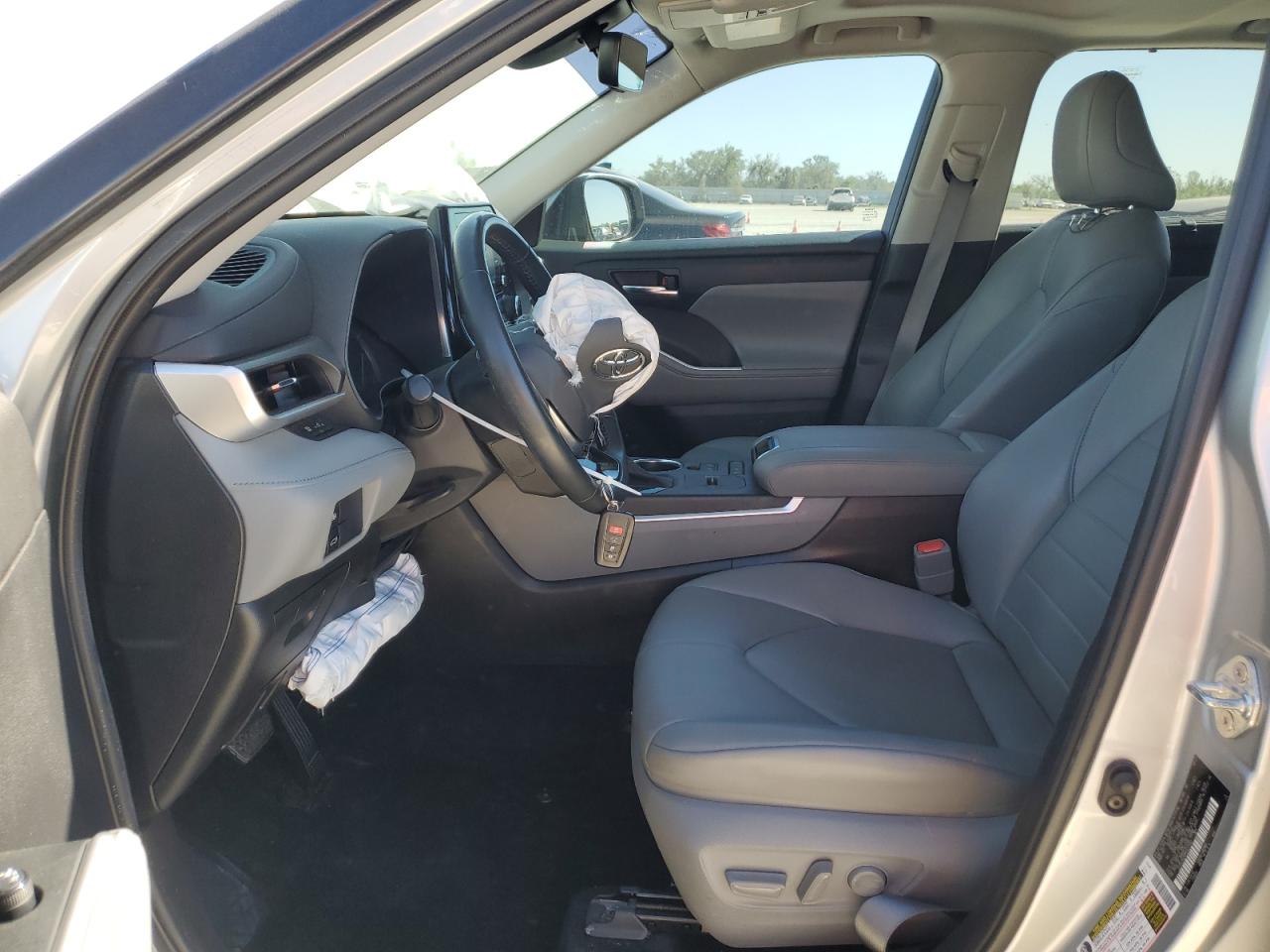 2021 Toyota Highlander - Image 7