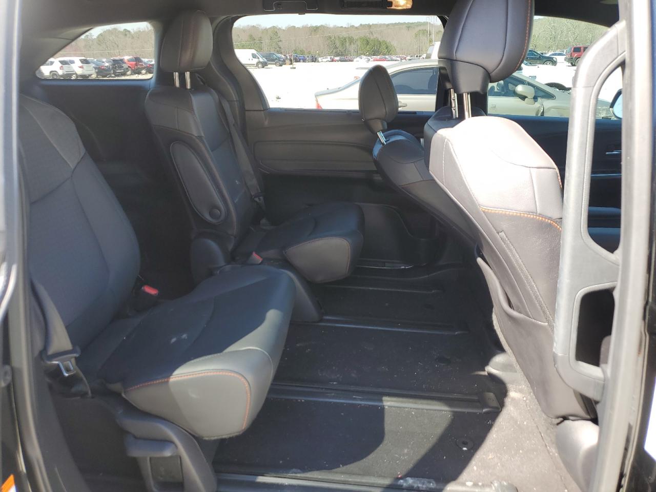 2021 Toyota Sienna - Image 12