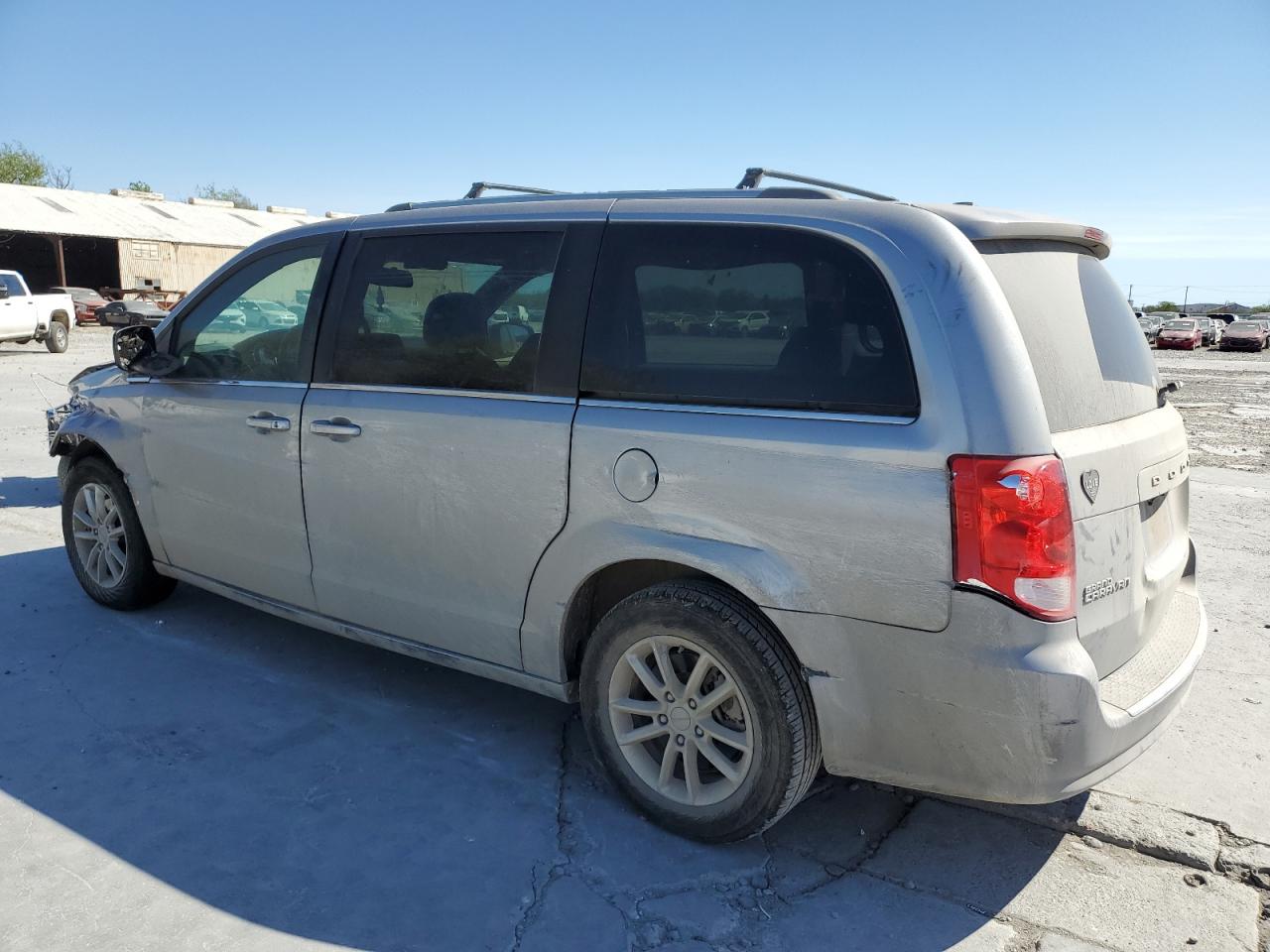 2019 Dodge Caravan - Image 2