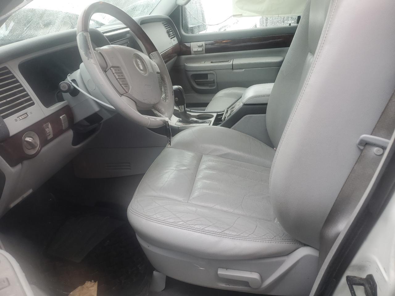 2004 Lincoln Aviator - Image 7