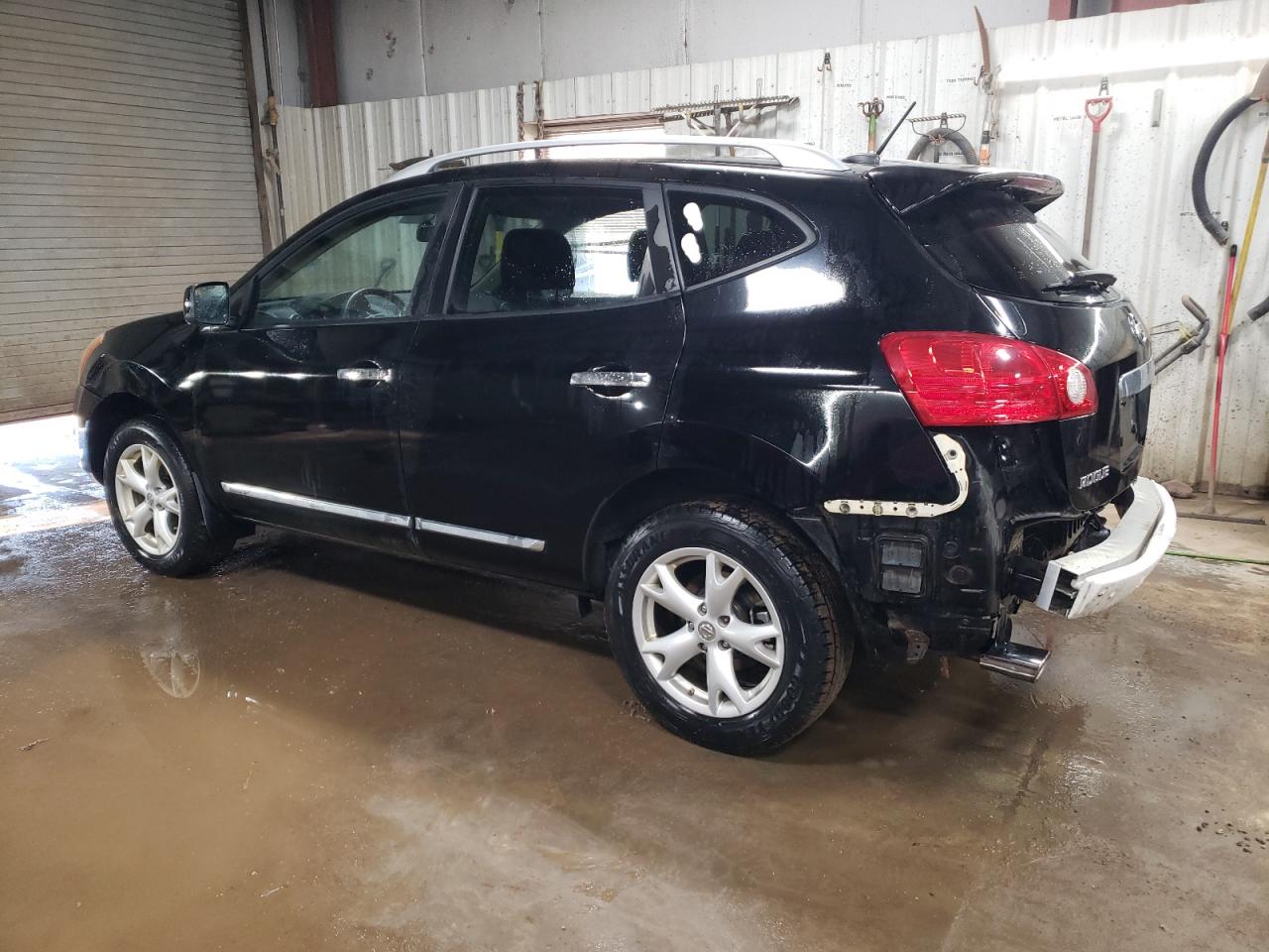 2011 Nissan Rogue - Image 2