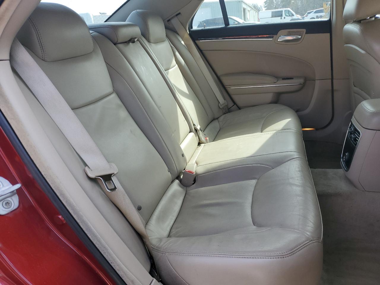 2012 Chrysler 300 - Image 10