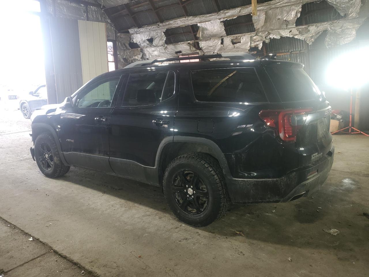 2022 GMC Acadia - Image 2