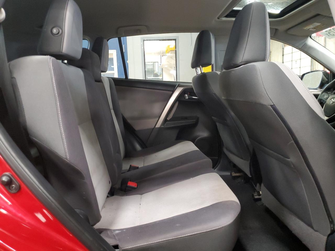 2015 Toyota RAV 4 - Image 11