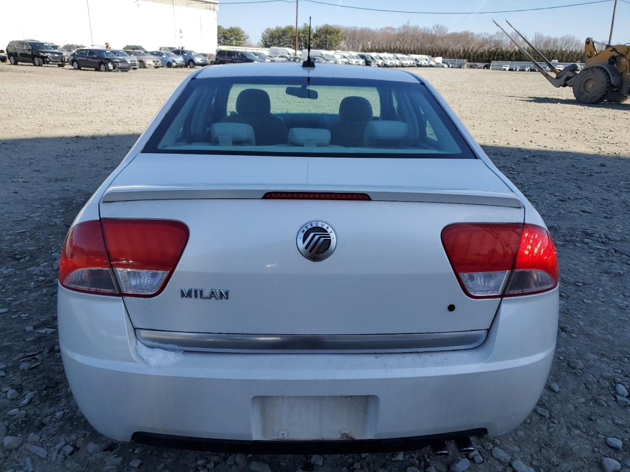 2010 Mercury Milan VIN: 3MEHM0HA3AR635847 Lot: 49553275