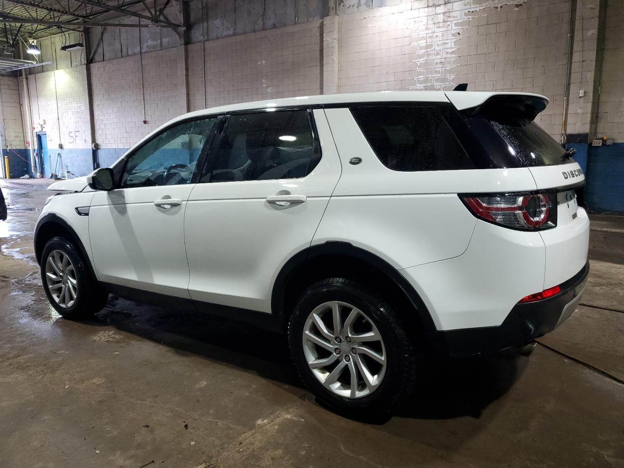 2016 Land Rover Discovery - Image 2