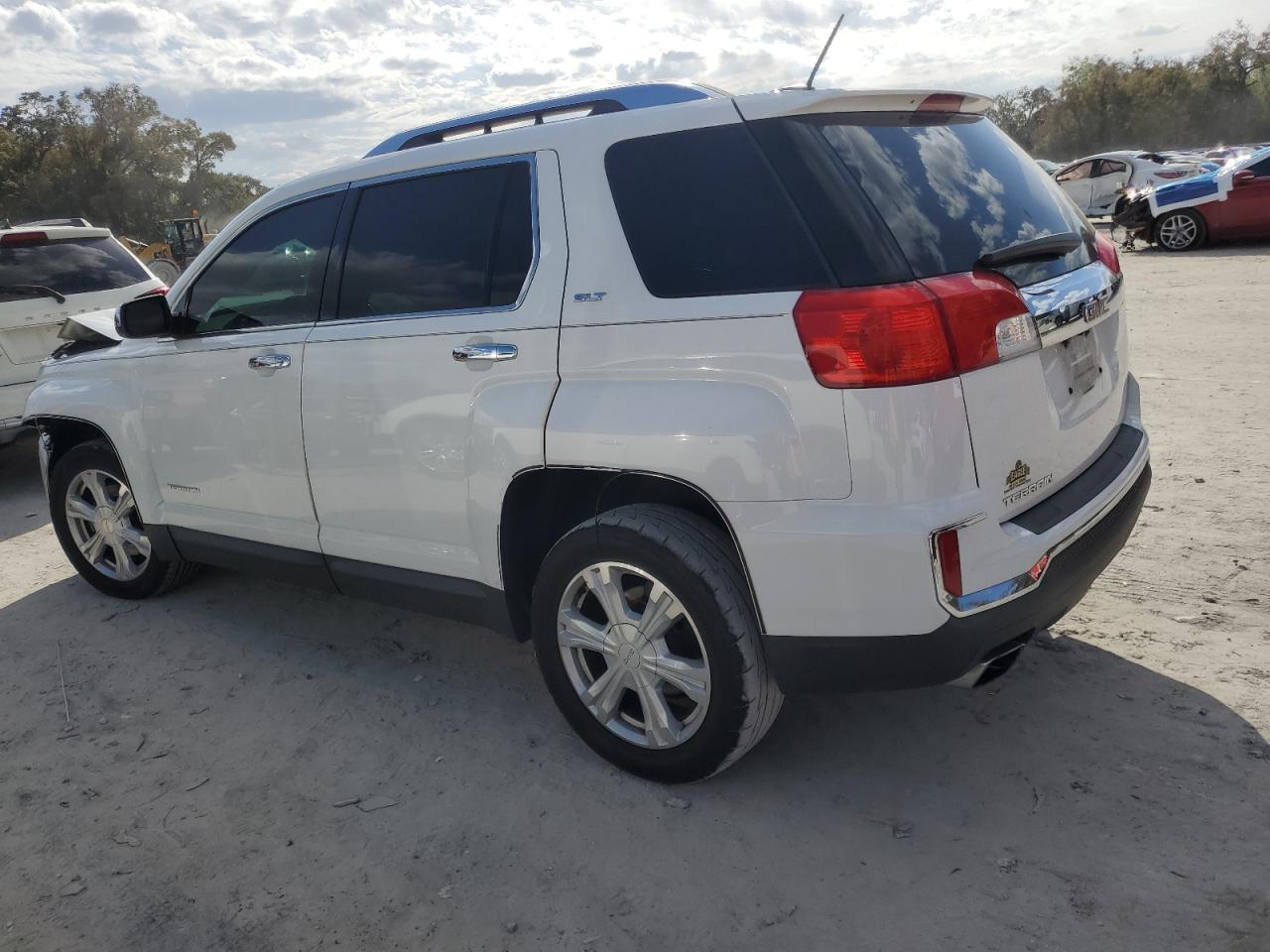 2016 GMC Terrain - Image 2