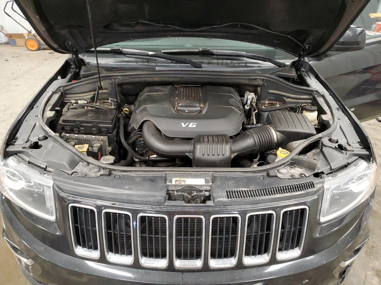 2014 Jeep Grand Cherokee - Image 13