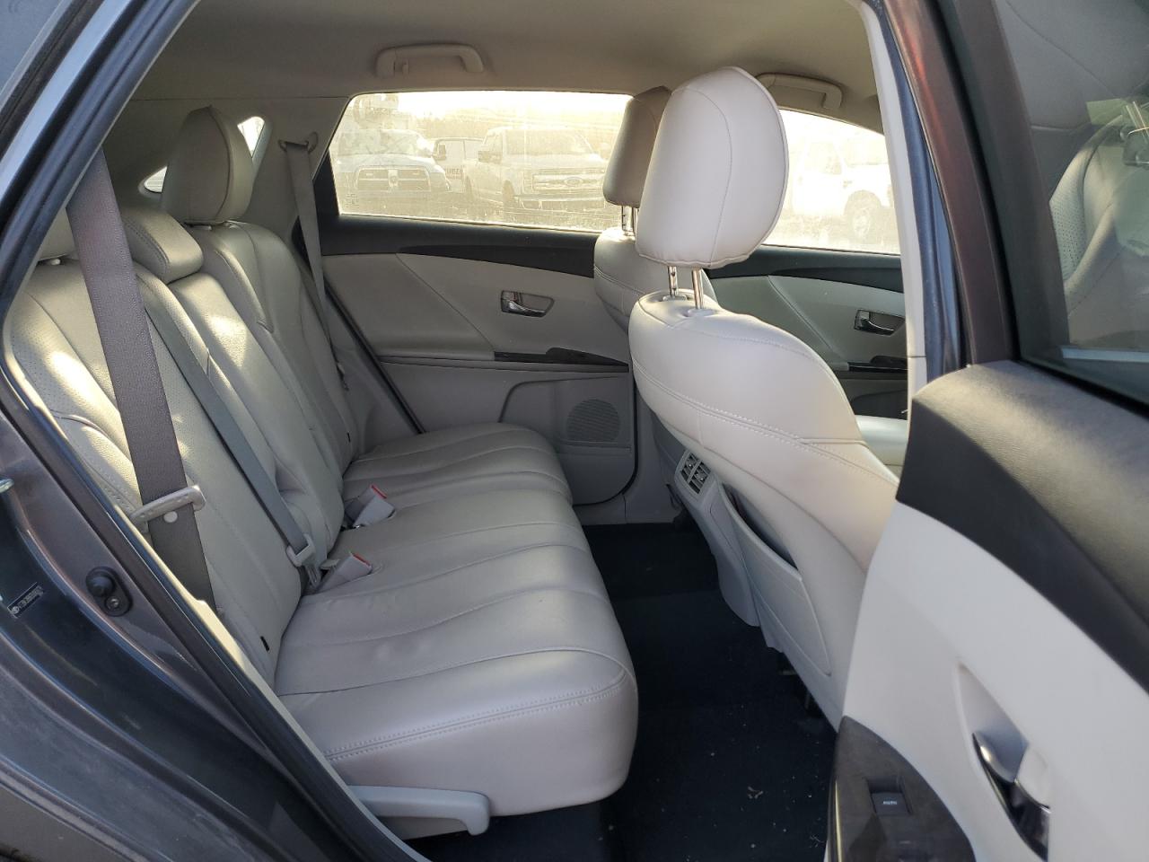 2013 Toyota Venza - Image 11