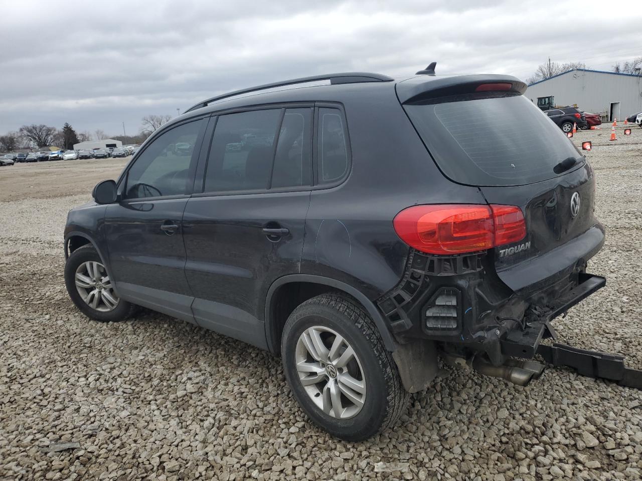 2017 Volkswagen Tiguan - Image 2