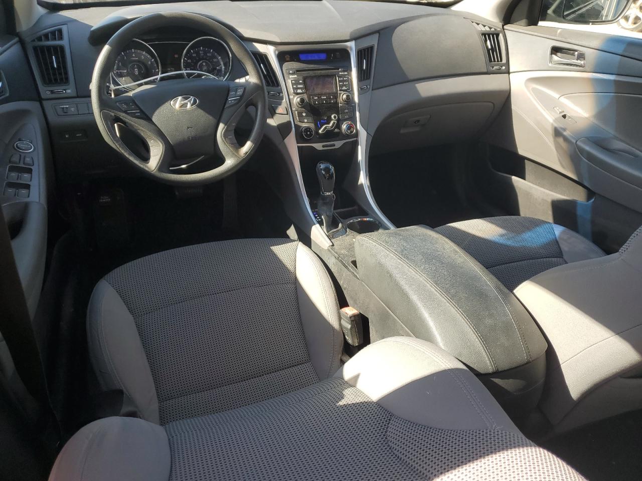 2011 Hyundai Sonata - Image 8