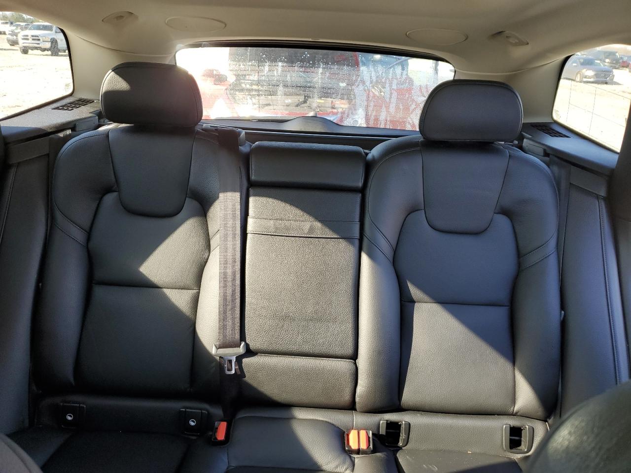 2020 Volvo XC60 - Image 10