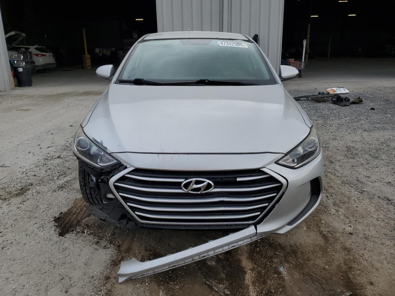 2018 Hyundai Elantra - Image 5