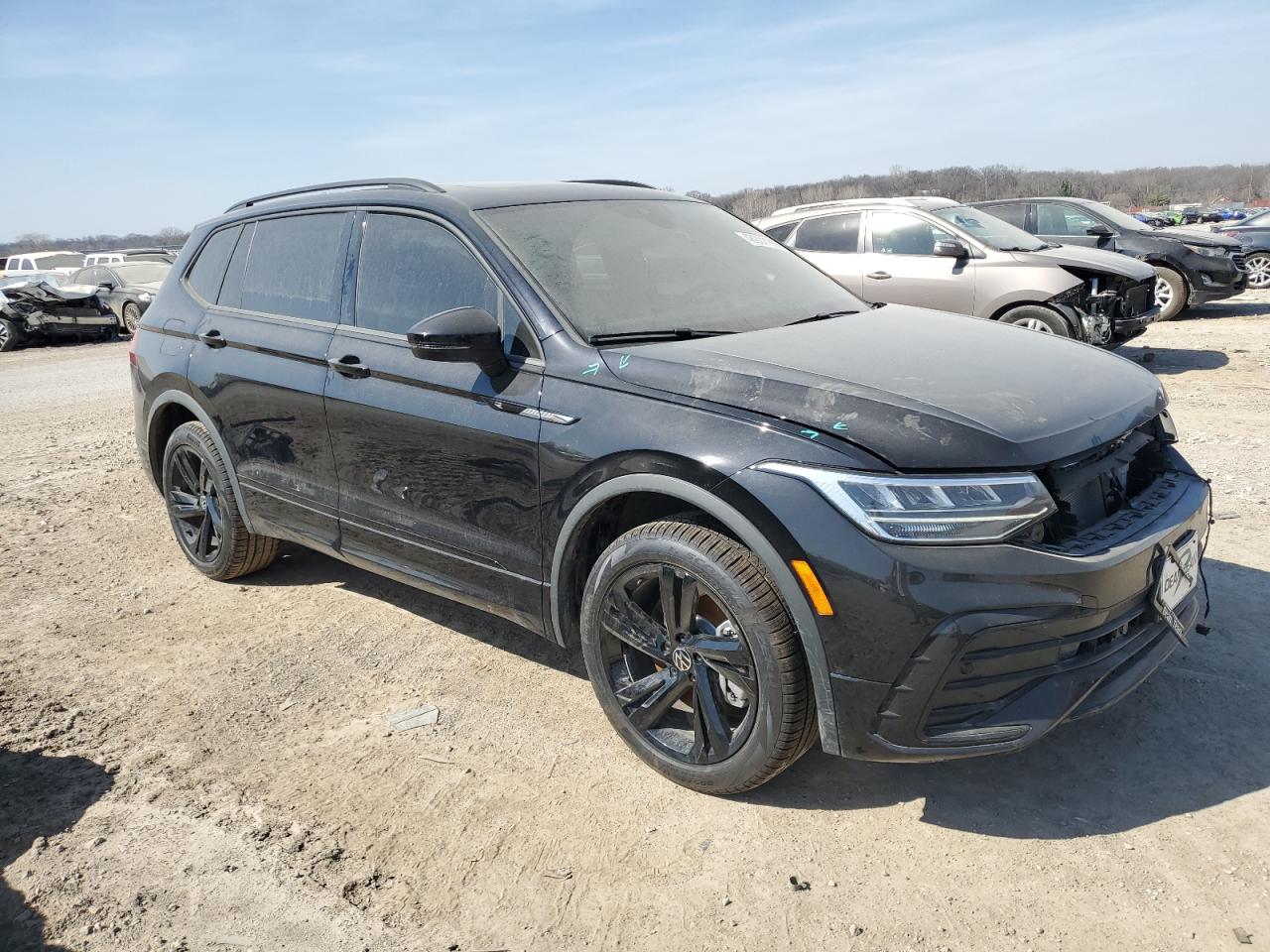 2024 Volkswagen Tiguan - Image 4