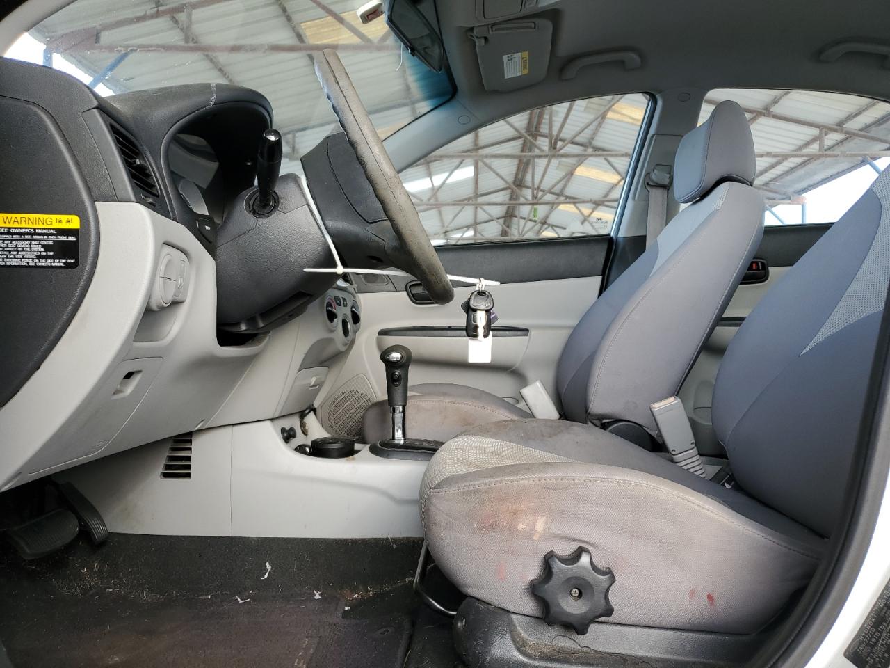 2010 Hyundai Accent - Image 7