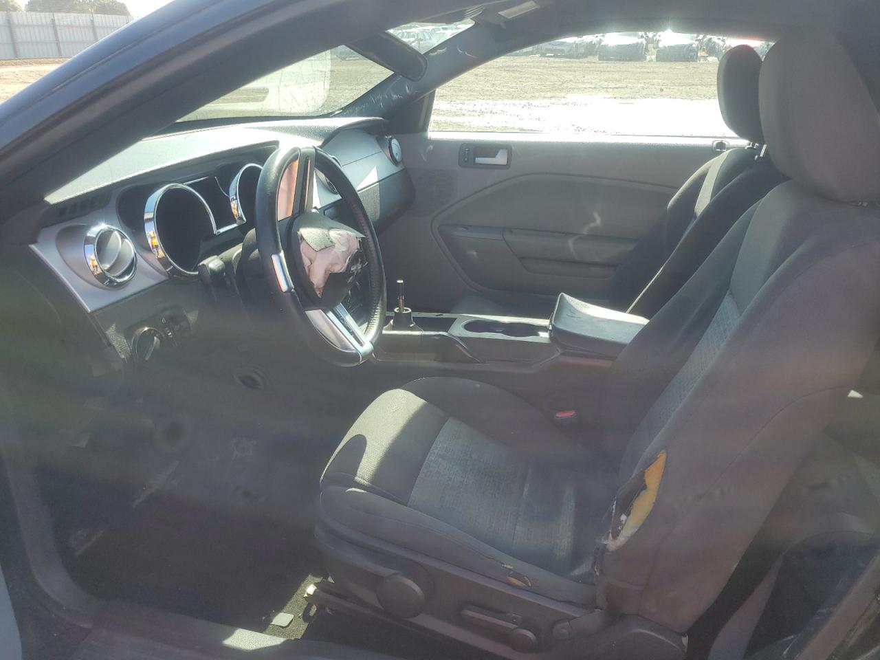 2006 Ford Mustang - Image 7