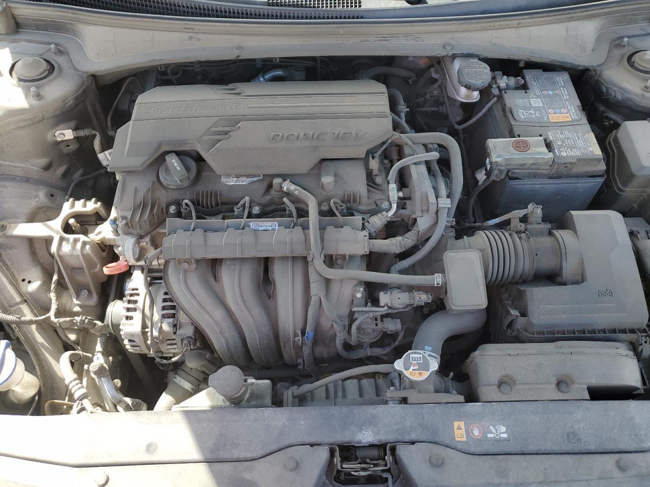 2022 Hyundai Elantra - Image 11