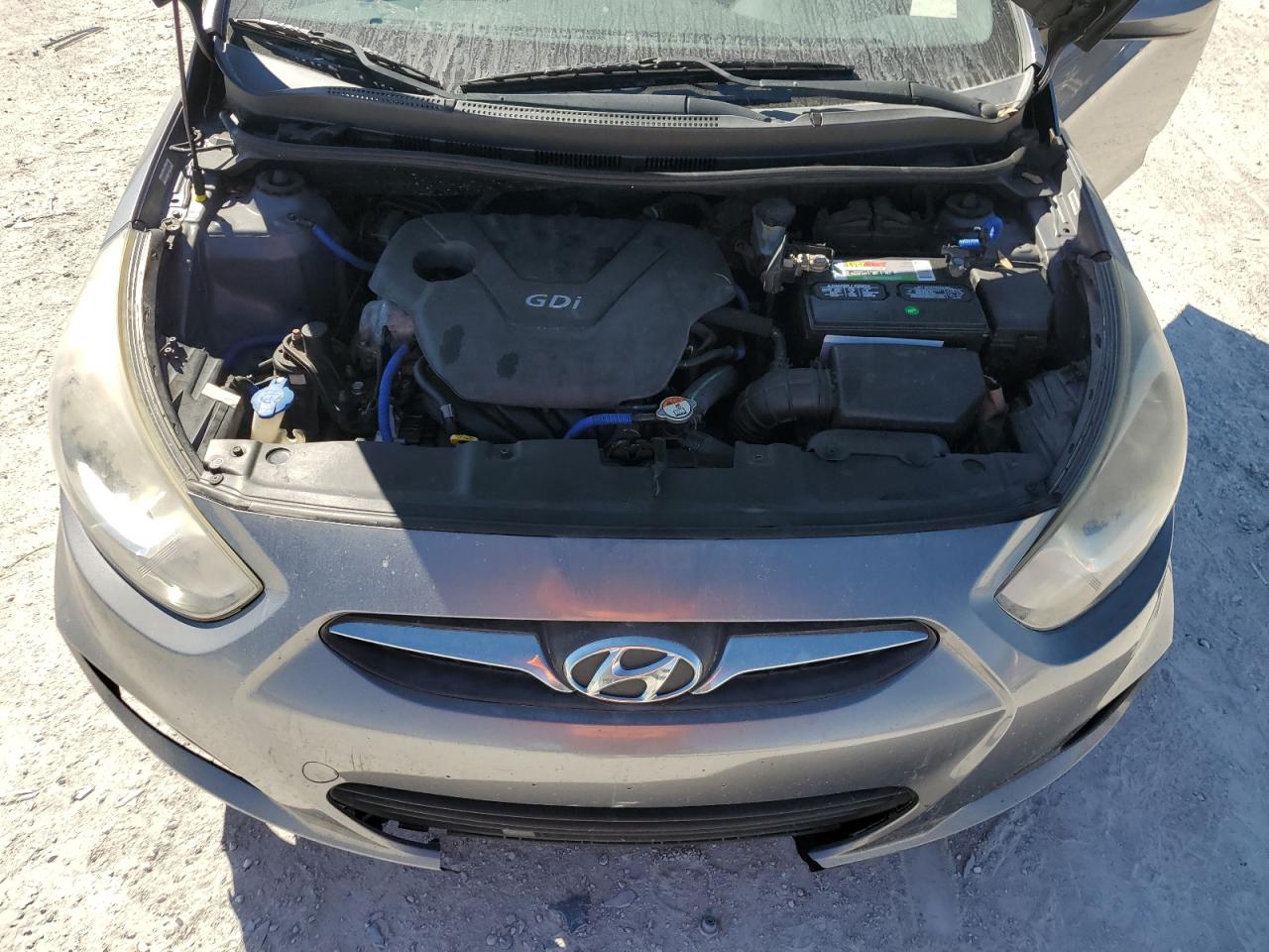 2013 Hyundai Accent - Image 11