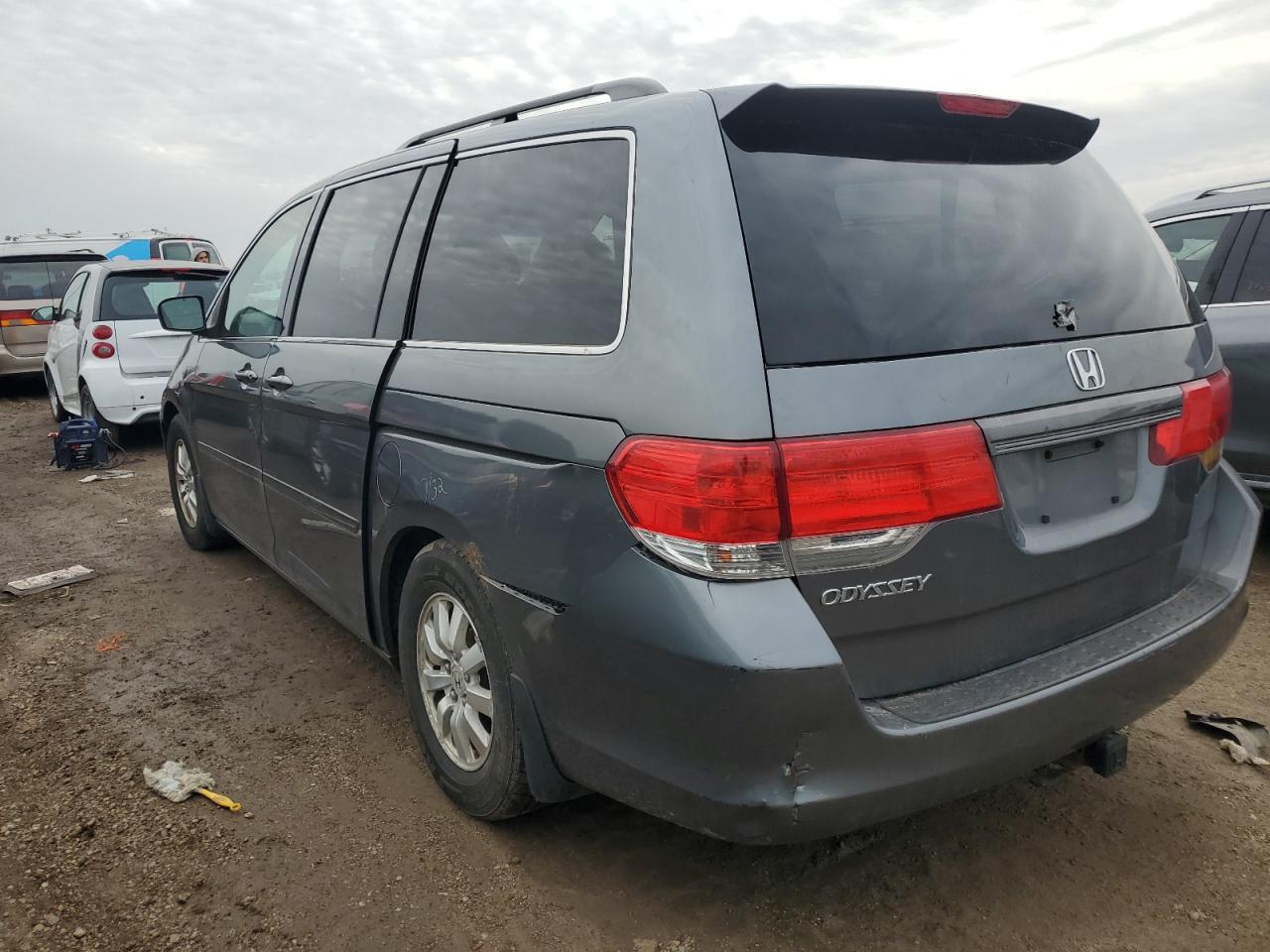 2010 Honda Odyssey - Image 2