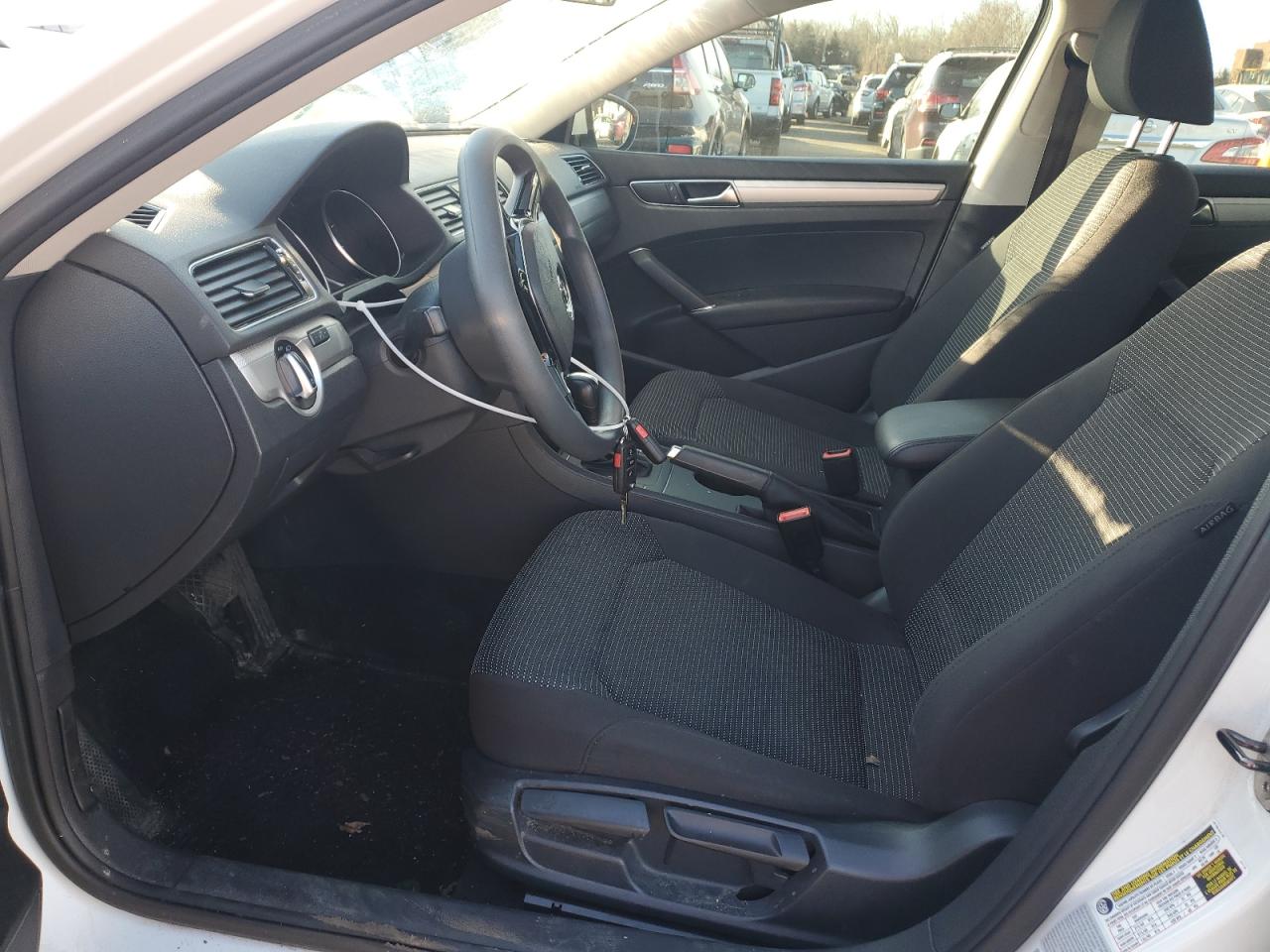 2017 Volkswagen Passat - Image 7