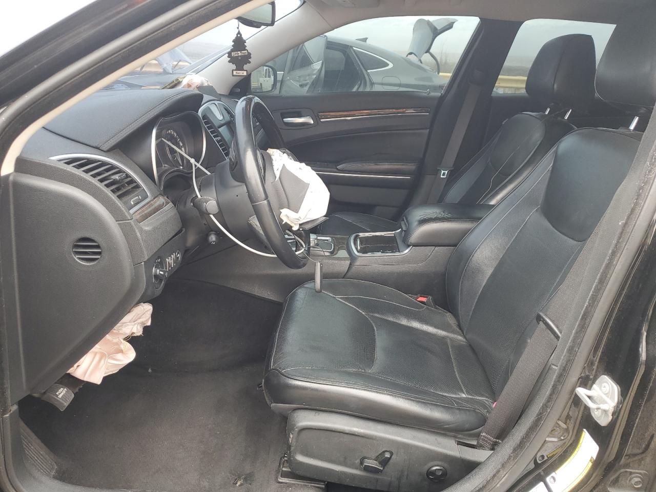 2016 Chrysler 300 - Image 7