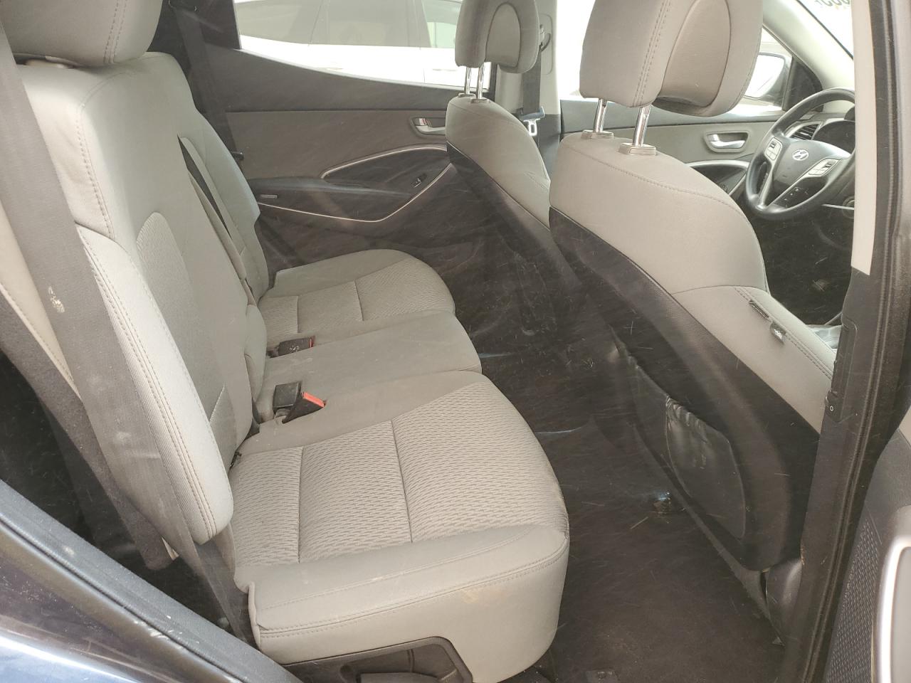 2015 Hyundai Santa Fe - Image 11