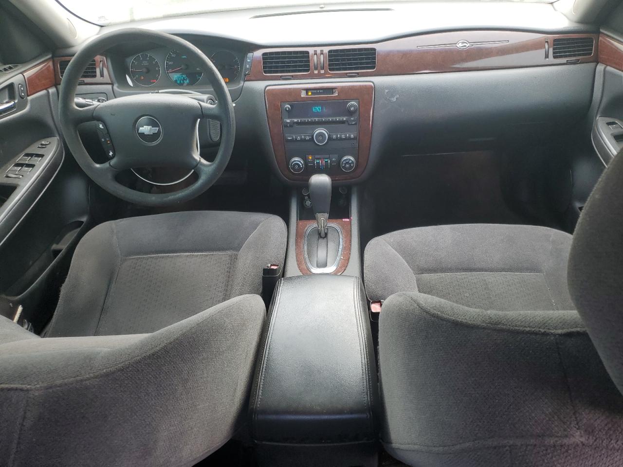 2009 Chevrolet Impala - Image 8