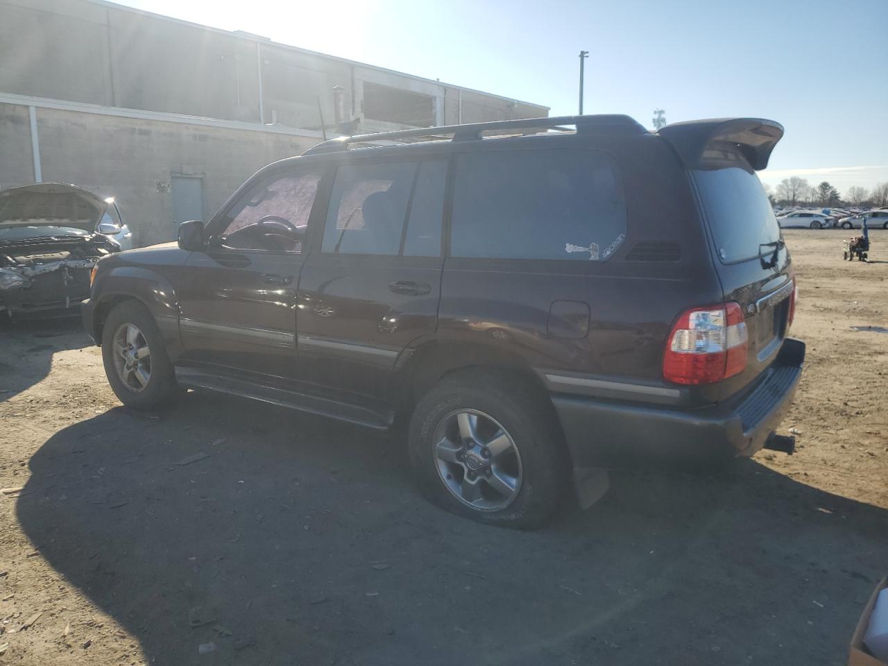 2003 Toyota Land Cruiser - Image 2