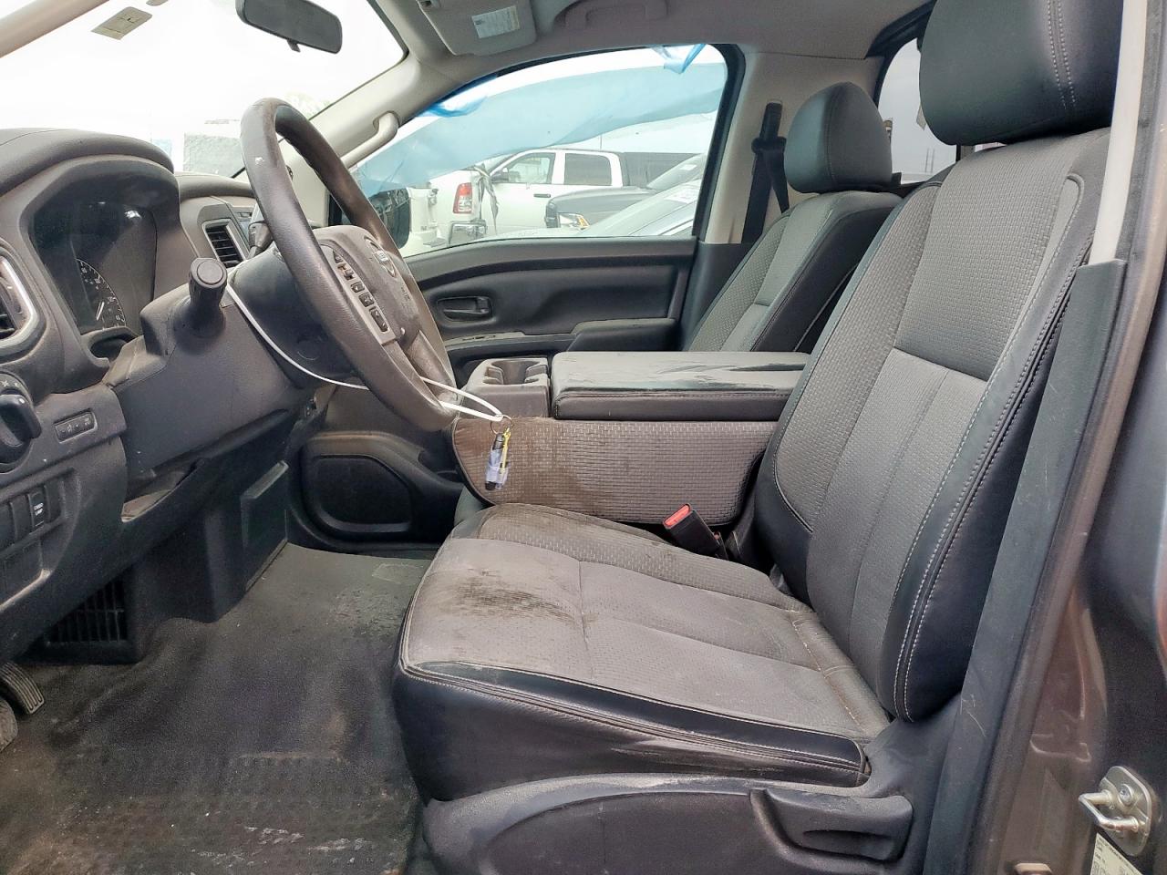 2017 Nissan Titan - Image 7
