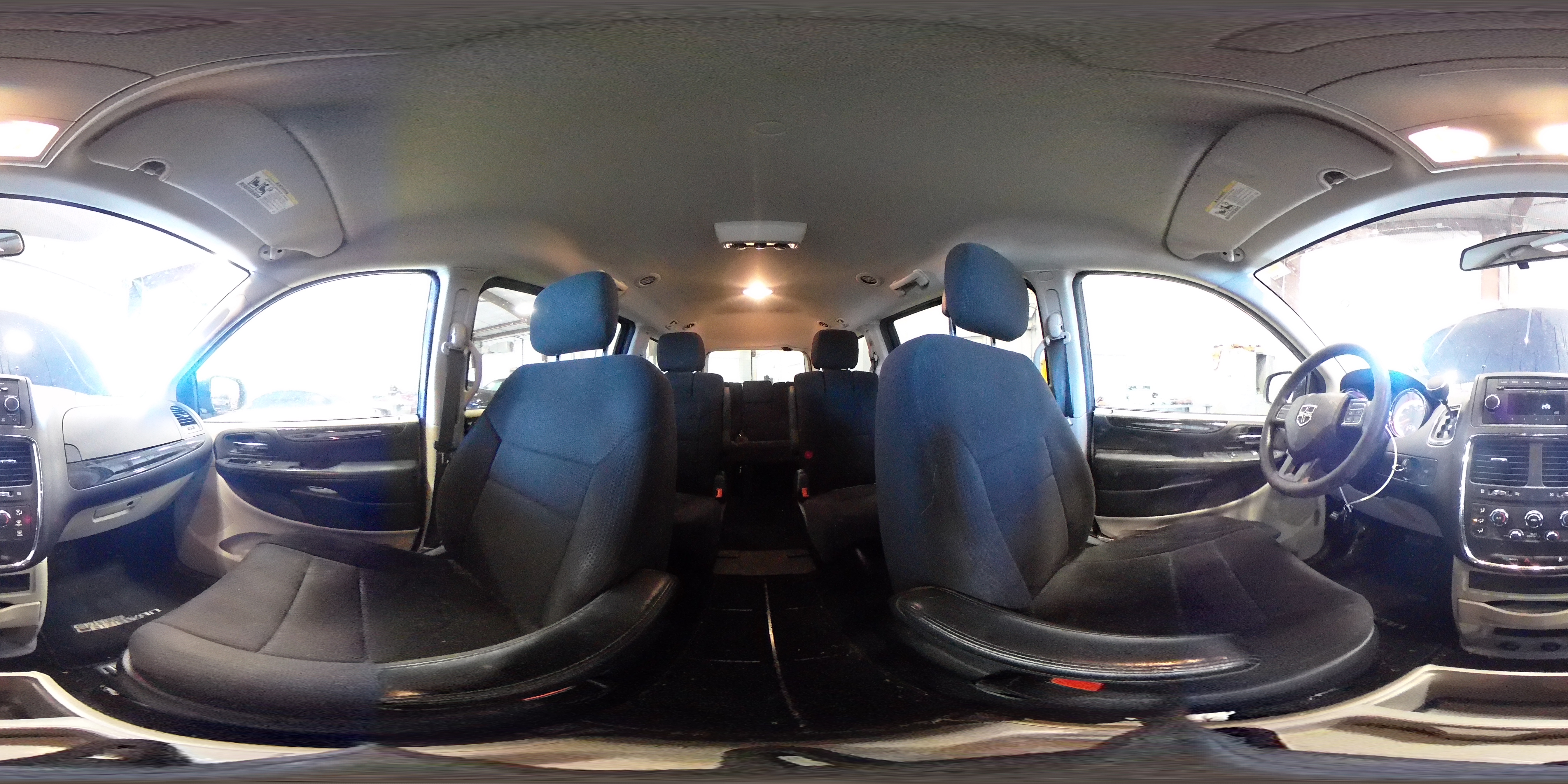 2013 Dodge Caravan - Image 15
