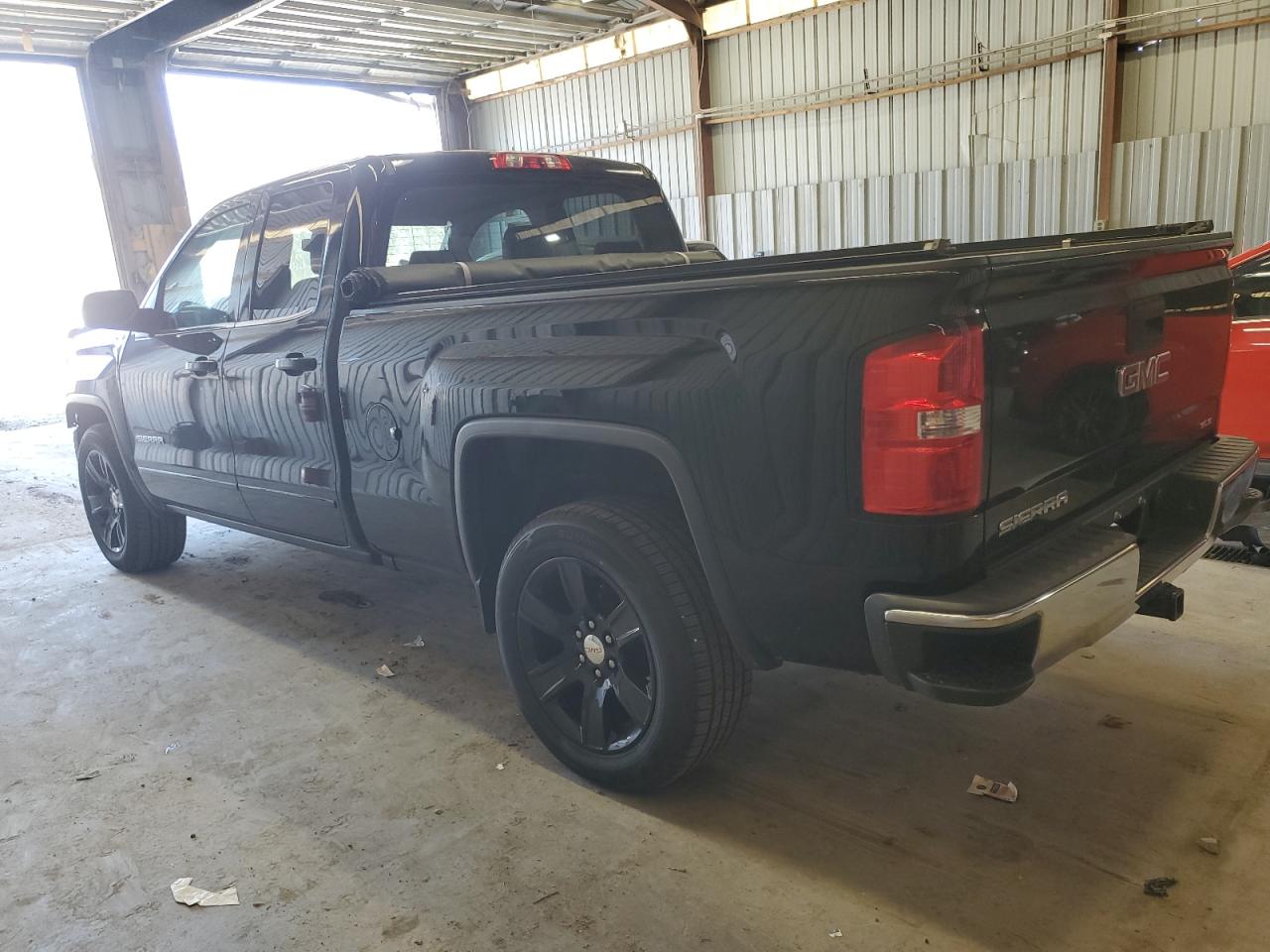 2017 GMC Sierra - Image 2