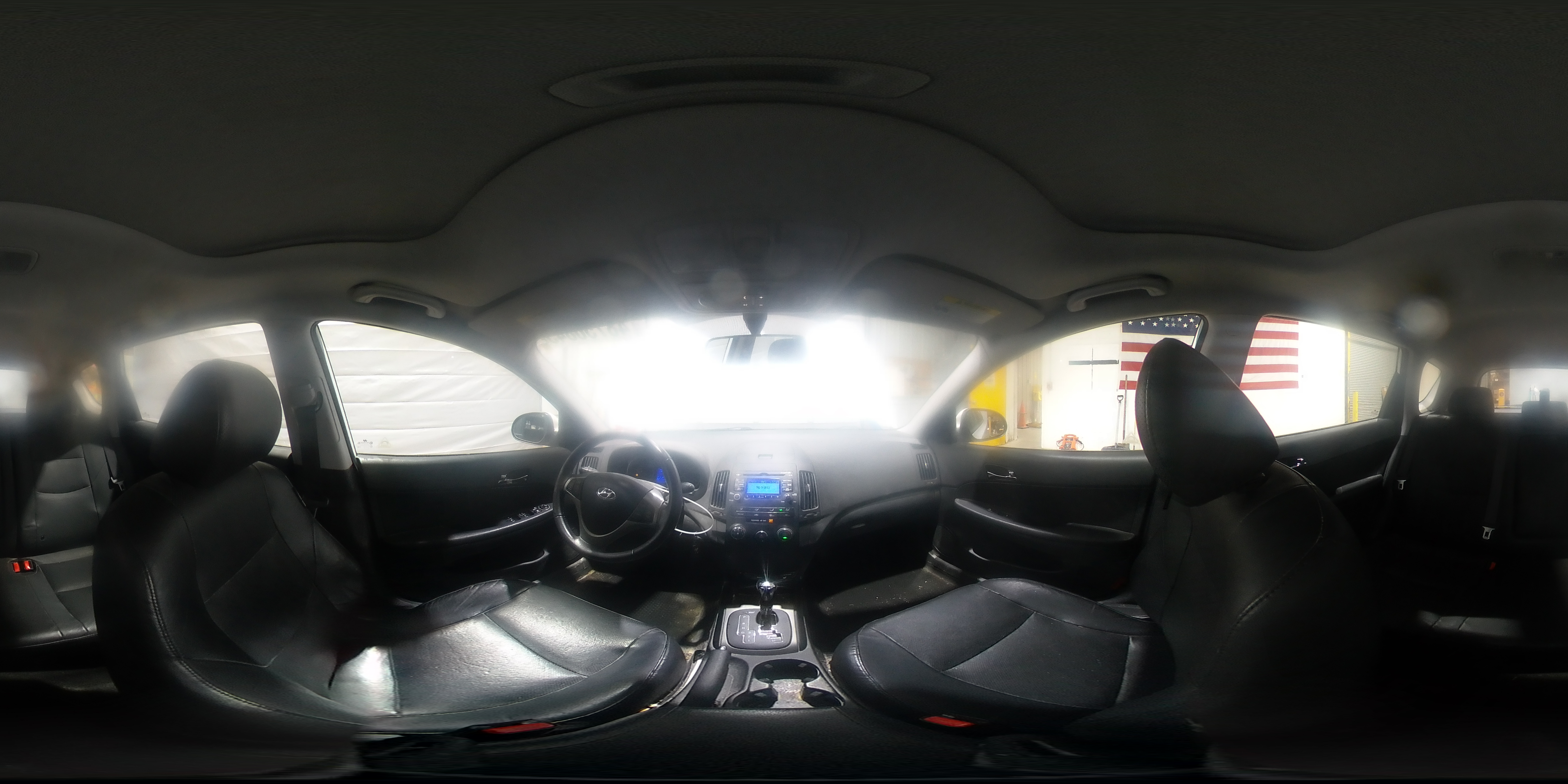 2012 Hyundai Elantra - Image 13