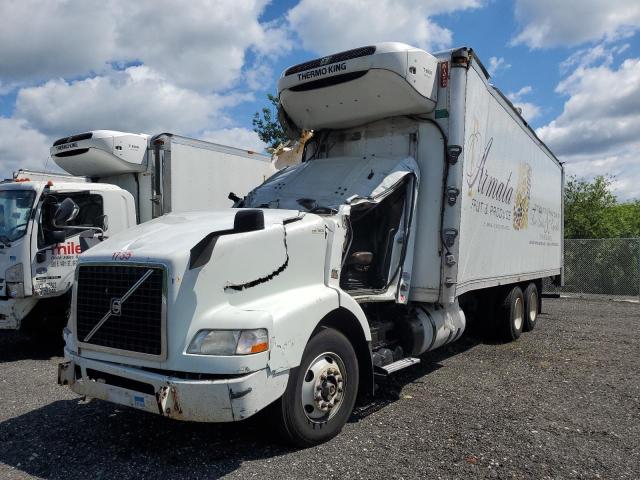 trucks VOLVO VN 2017 Белый