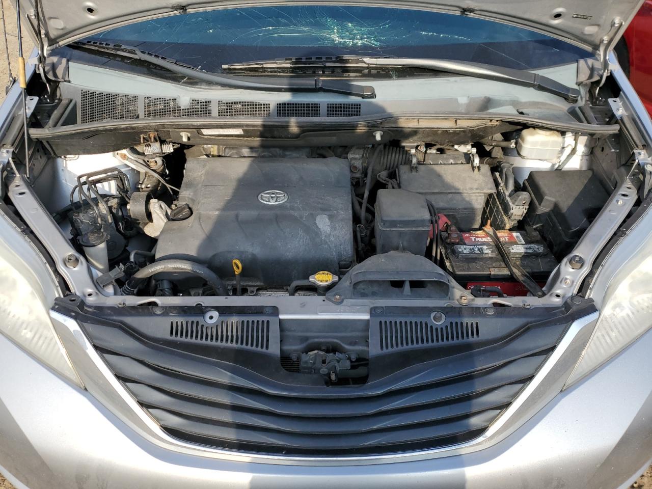 2012 Toyota Sienna - Image 12