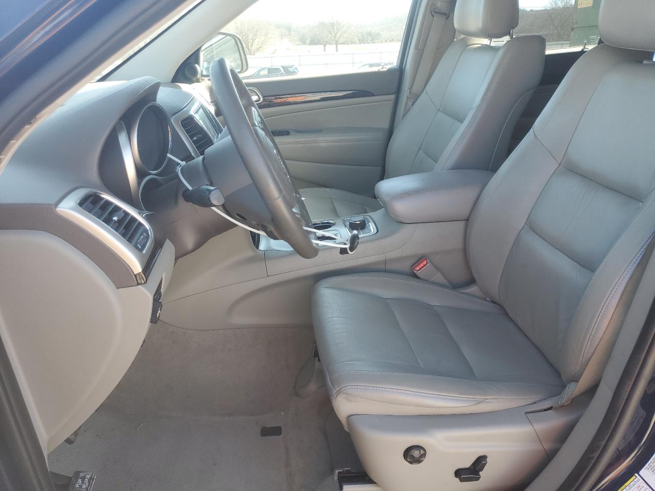 2012 Jeep Grand Cherokee - Image 7