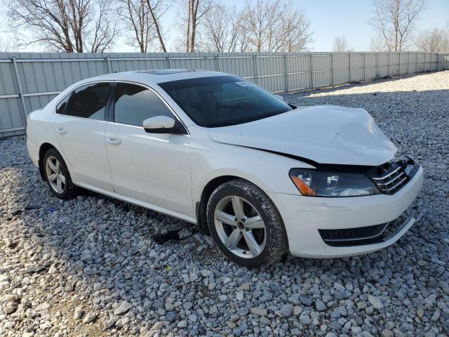Sedans VOLKSWAGEN PASSAT 2013 Biały