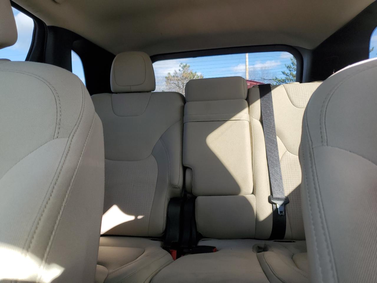 2016 Jeep Grand Cherokee - Image 10