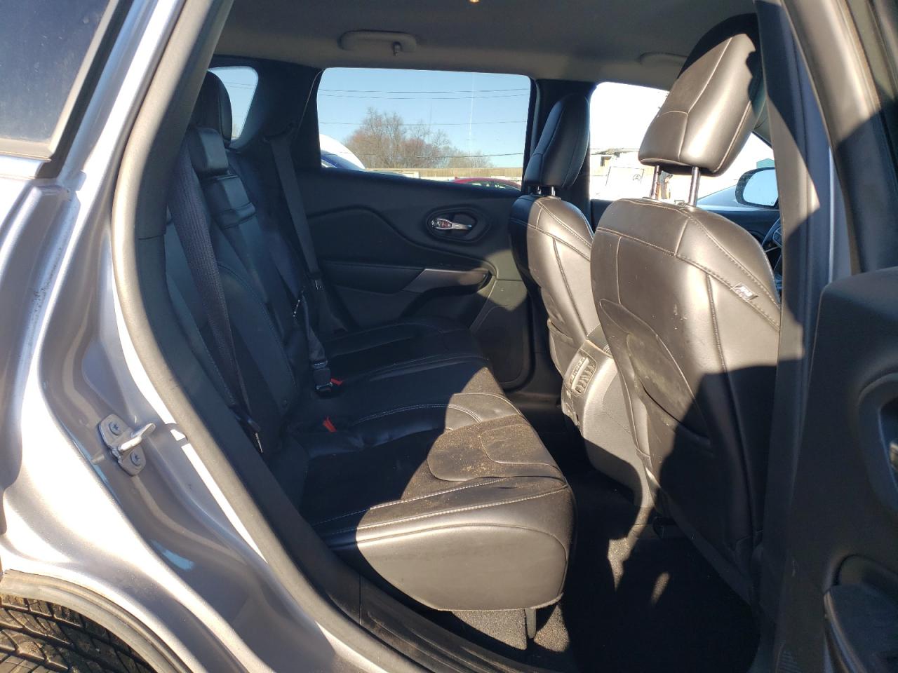 2019 Jeep Grand Cherokee - Image 11