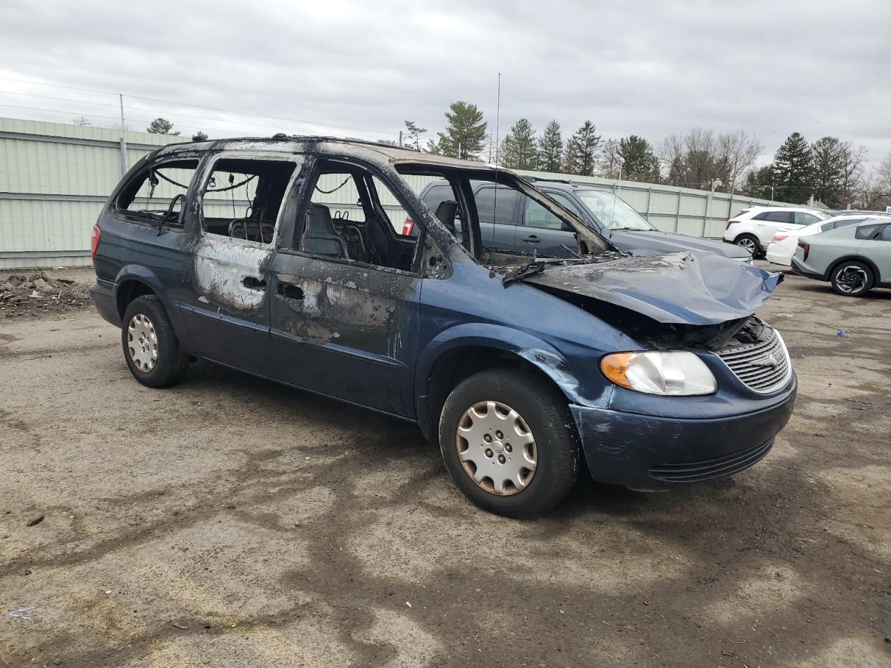 2002 Chrysler Town & Country - Image 4